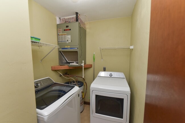 Building Photo - 2043 Gardenbrook Ln