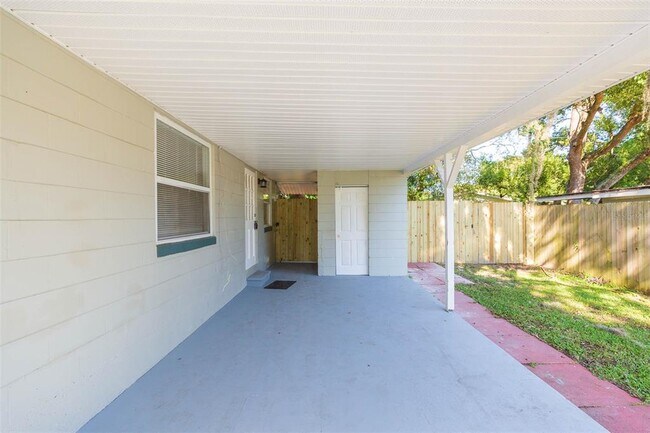 Building Photo - 7113 Parison Dr