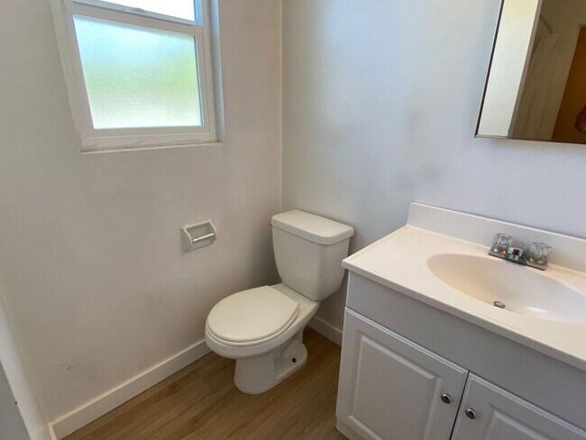 Building Photo - 5BD/3BA on Tipton!! Great Backyard w Patio!! (Lease out, pending signatures. Check back in a few ...