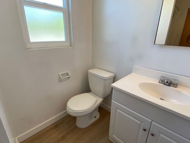 Building Photo - 5BD/3BA on Tipton!! Great Backyard w Patio!!