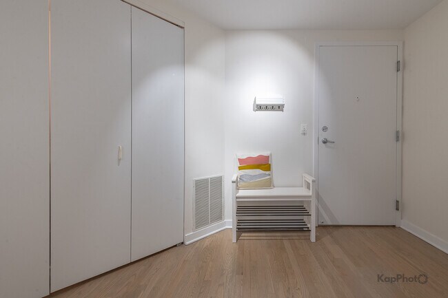 Building Photo - 1151 W Washington Blvd