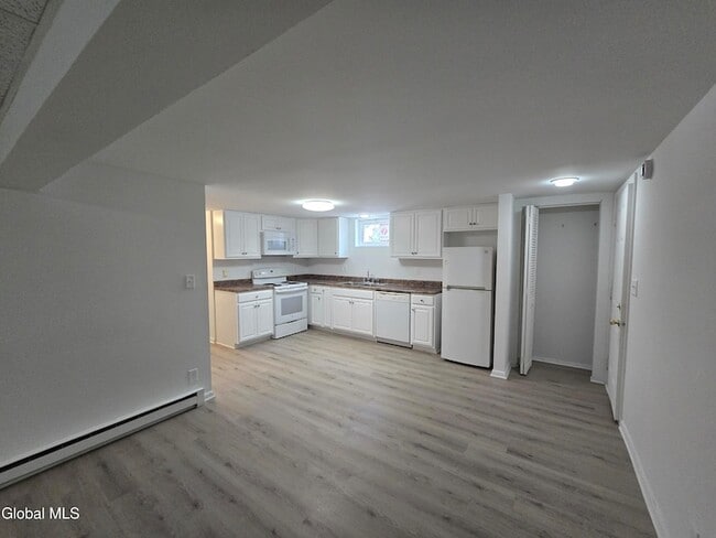 Building Photo - 79 Middle Rd