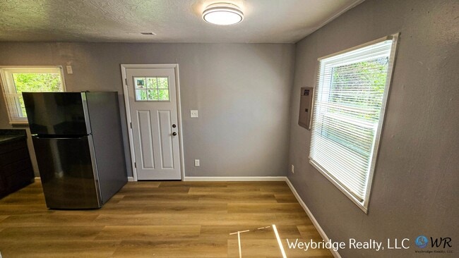 Building Photo - A Nice 3-Bed 1 Bath Ranch Style House in Northside!!!