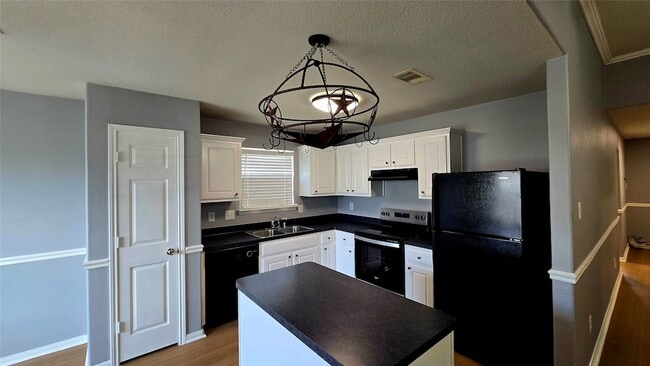 Building Photo - 7122 Sunrise Hill Ln