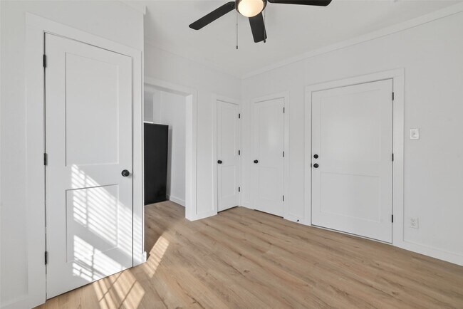 Building Photo - 2202 Hutchins St