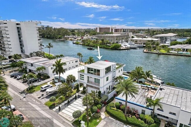 Building Photo - 1713 N Riverside Dr