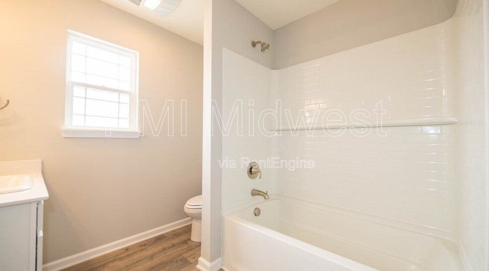 Building Photo - 2557 Lamar Dr