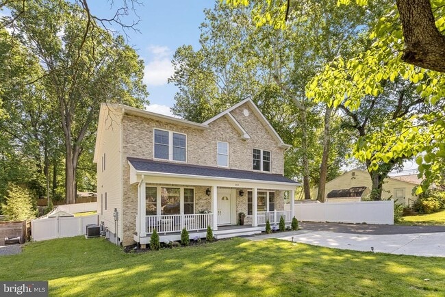 Building Photo - 3925 Ashwood Pl