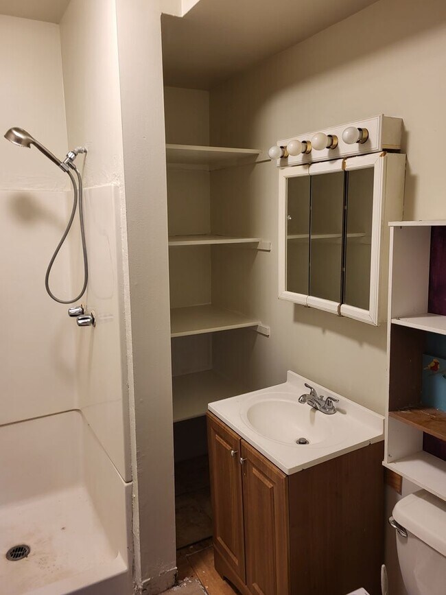 Building Photo - 210 N Elden St