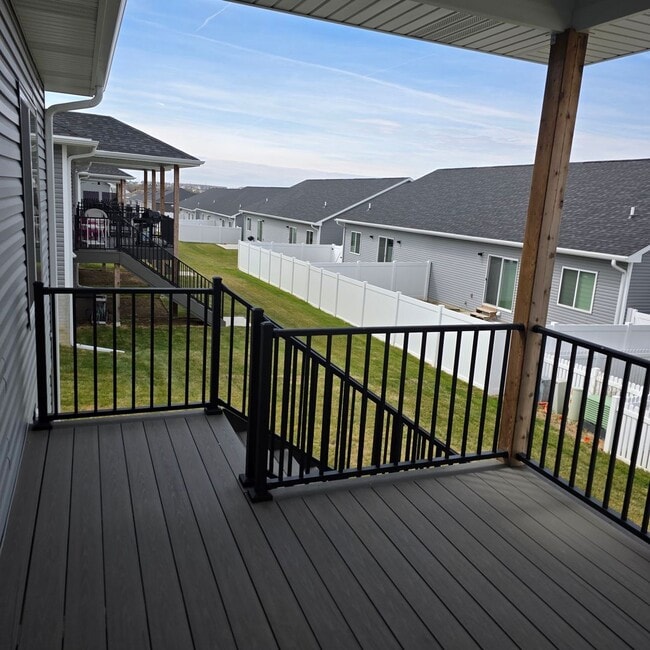 Building Photo - Garden View Zero Entry!! PHOTOS COMING SOON!