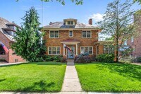 Building Photo - *Beautifully Updated & Spacious 4BD/4BA Si...