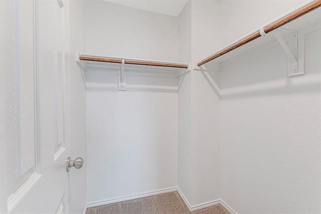 Building Photo - 345 Huntley St