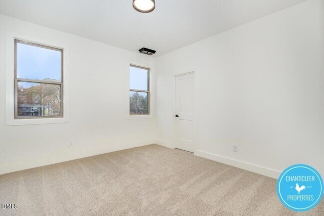 Building Photo - 2300 Broad St