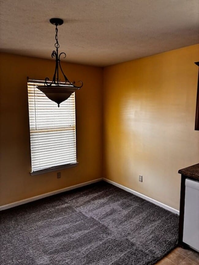 Building Photo - First two weeks free for approved applicant