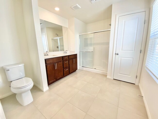 Building Photo - STUNNING BRAND NEW 3 BEDROOMS 2.5 BATHROOMS TWO STORY TOWNHOUSE WITH 2 CAR GARAGE