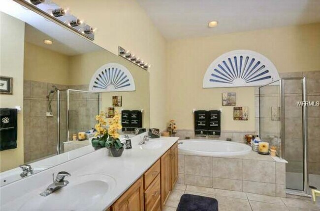 Building Photo - 692 Shadow Bay Way