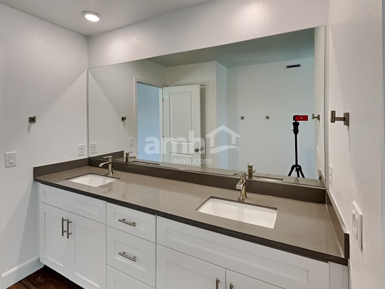 Building Photo - 9132 Liberty Cap Ct