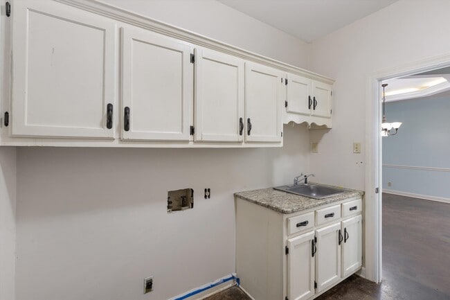 Building Photo - 51 Summer Grove Rd