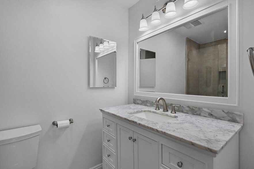 Bathroom 1- Master Bath - 6145 Whitsett Ave