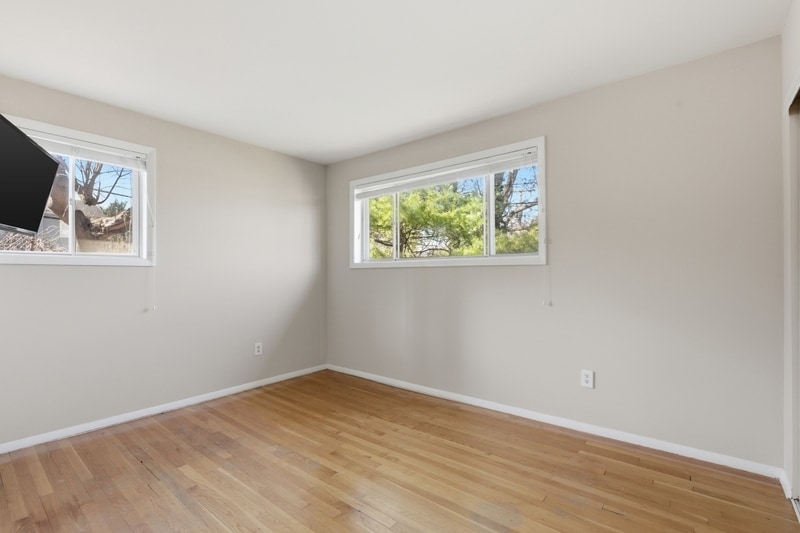 Building Photo - 521 Epsom Rd