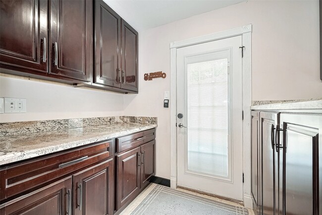 Building Photo - 14127 Britoak Ln