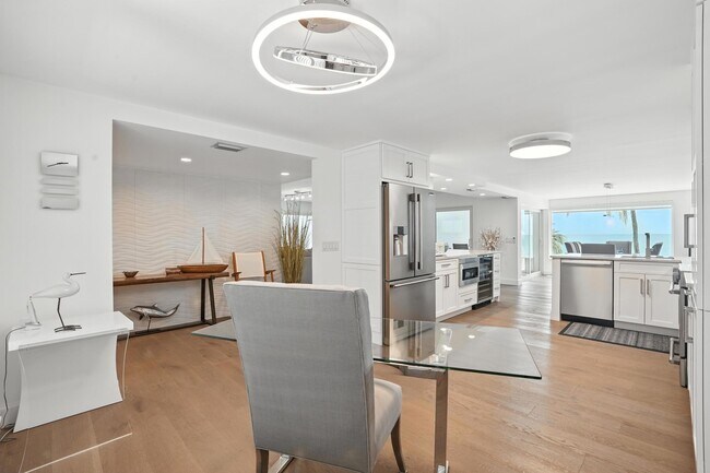 Building Photo - 9517 Gulf Shore Dr
