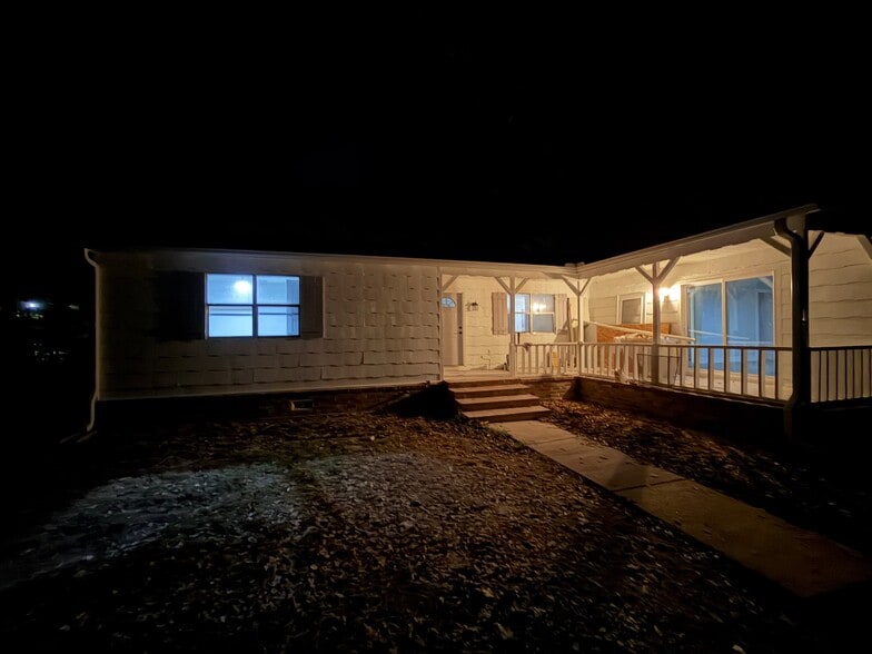 Building Photo - 20957 Lee St