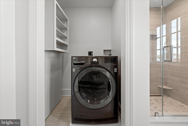 Building Photo - 6 E Cecil St