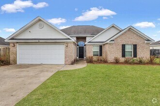 Building Photo - AVAILABLE JUNE (PETS PERMITTED)
