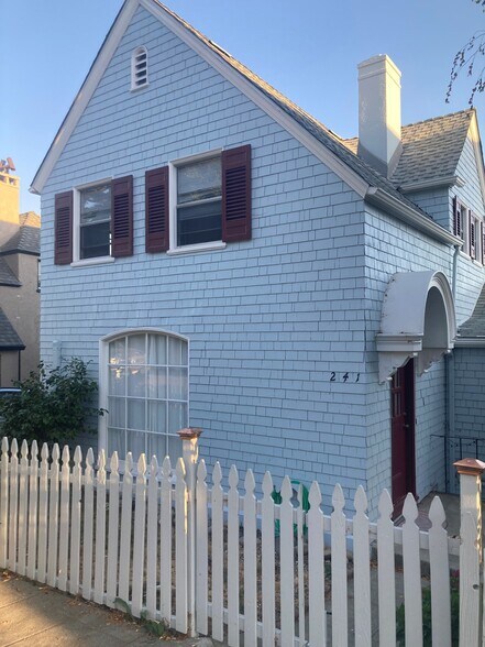 Building Photo - 241 B St