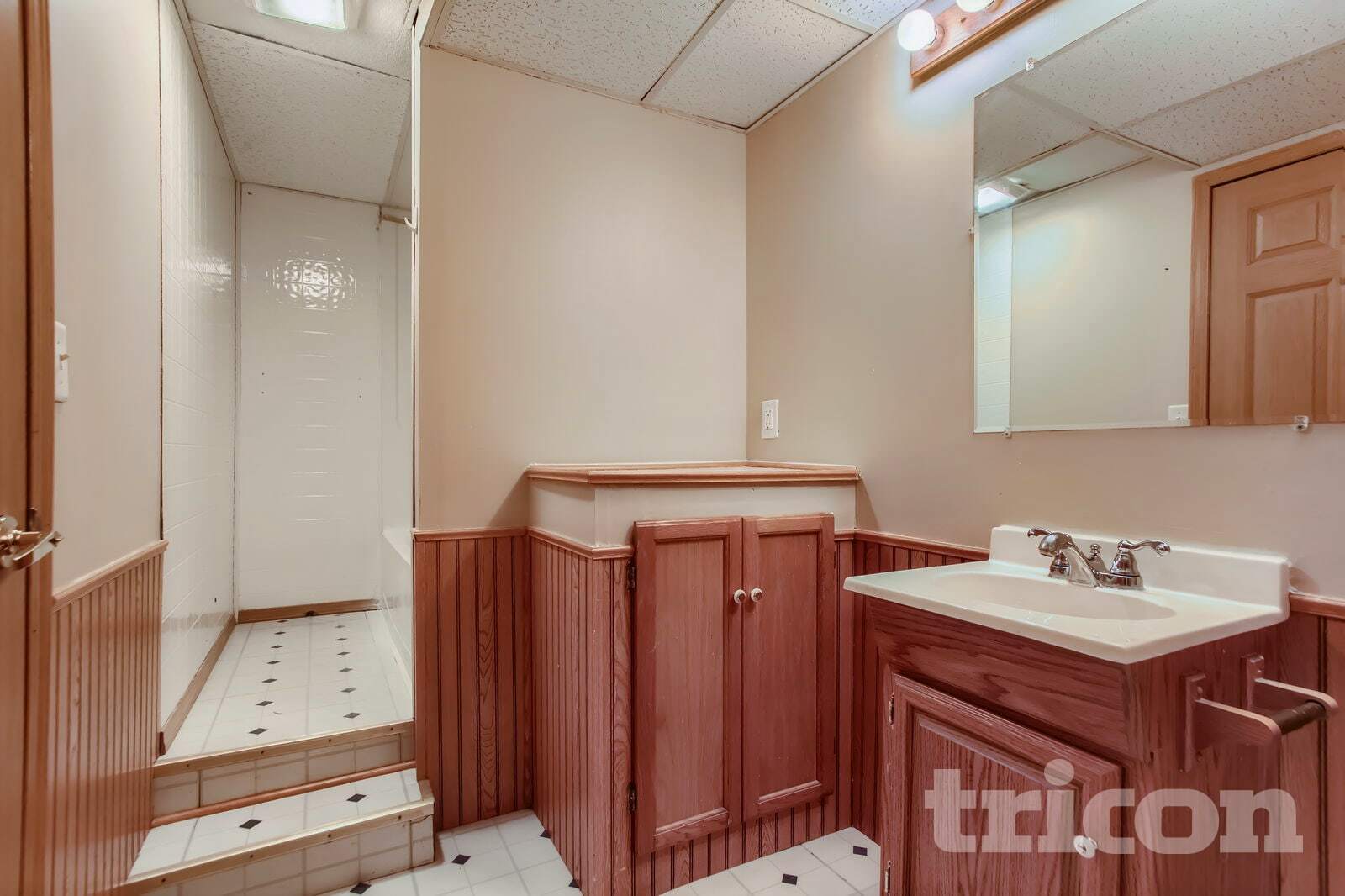 Building Photo - 13101 Thomas Ave