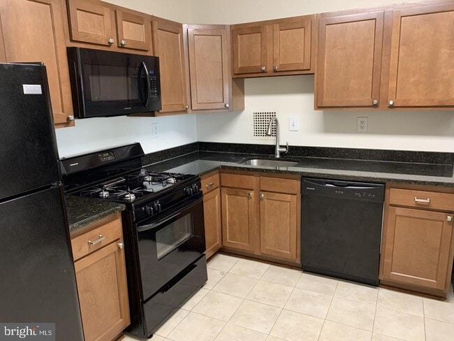 Building Photo - 3701 S George Mason Dr