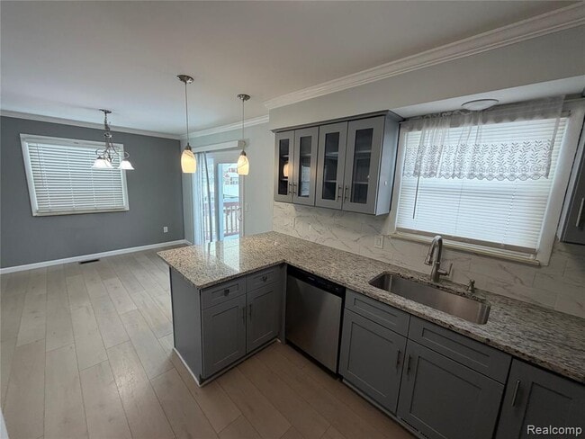 Building Photo - 115 Linhart St