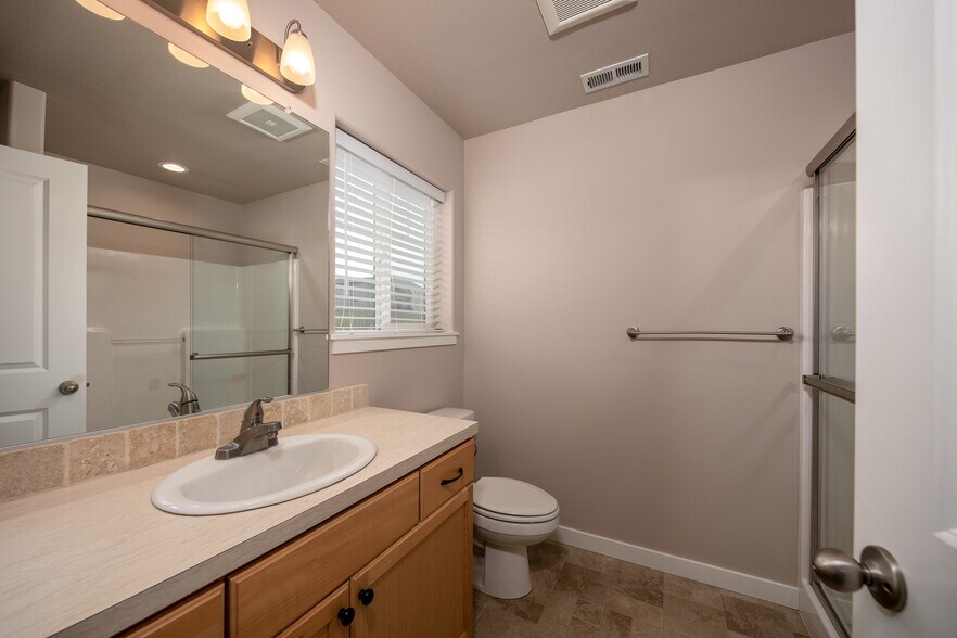 master bath - shower only - 1295 Windsong Dr