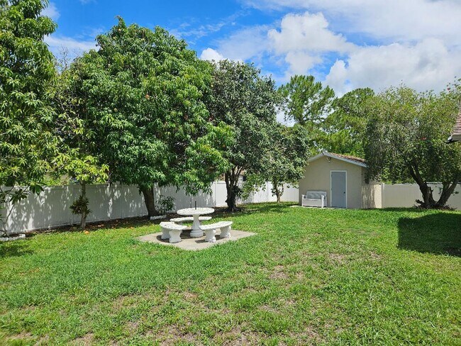 Building Photo - 1040 Big Horn Cir NW