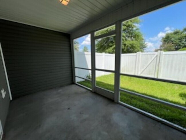 Building Photo - Townhome in desirable Carolina Plantations