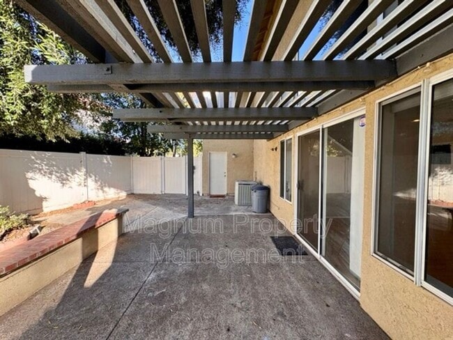 Building Photo - 40085 Temecky Way