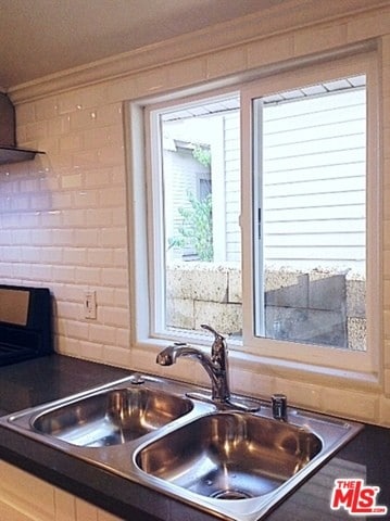 Building Photo - 1112 E Lexington Dr