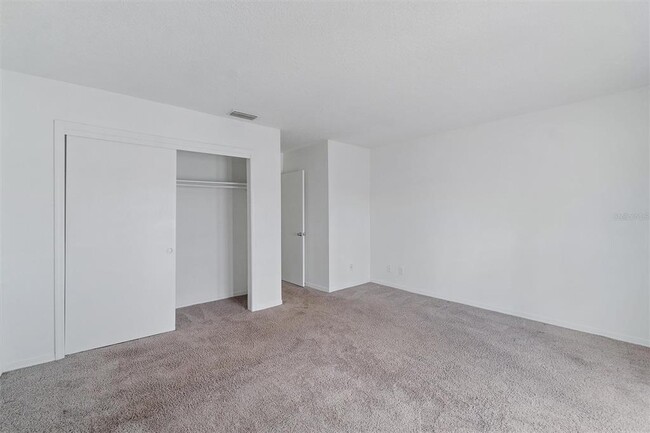 Building Photo - 165 Pompano Dr SE