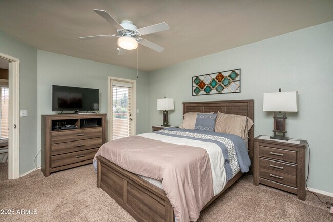 Building Photo - 4850 E Desert Cove Ave