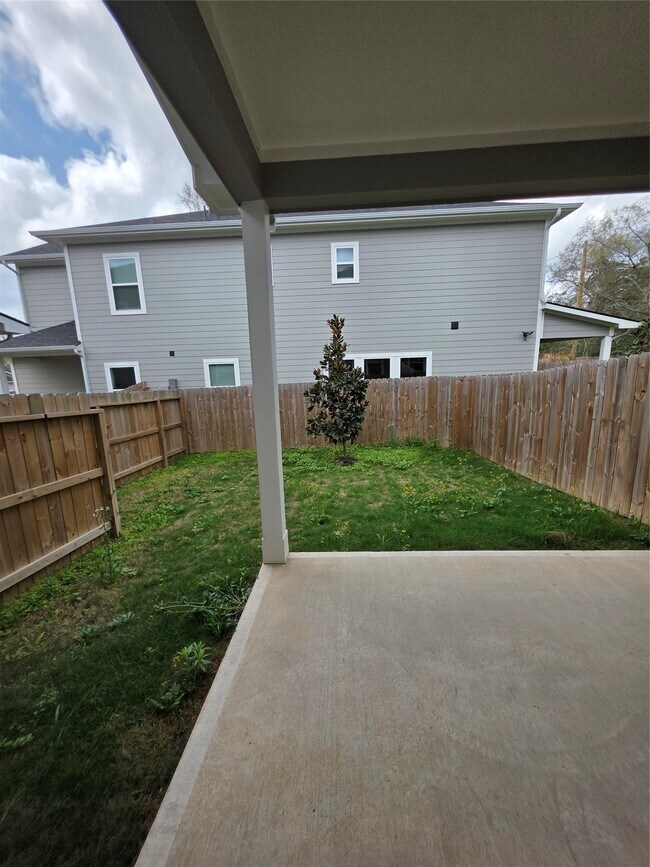 Building Photo - 1407 Odd Fellow St