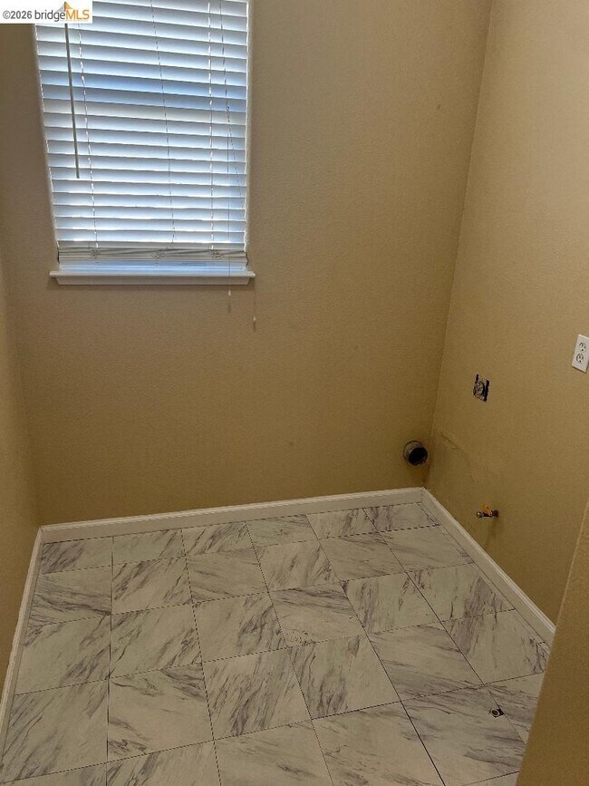 Building Photo - 193 Kayla Pl