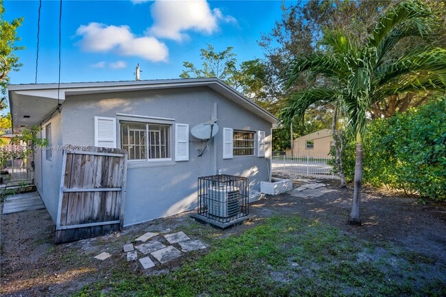 Building Photo - 901 NW 55th St