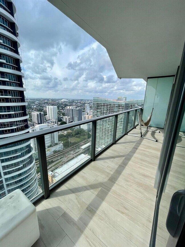 Building Photo - 1300 S Miami Ave