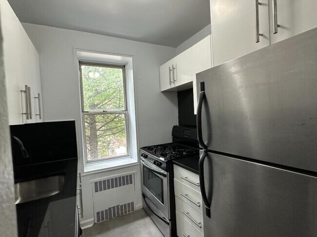 Building Photo - 1 bedroom in BROOKLYN NY 11230