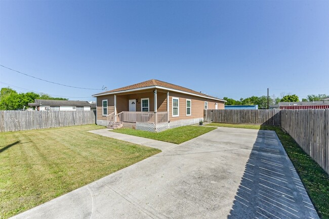 Building Photo - 4745 Wenda St
