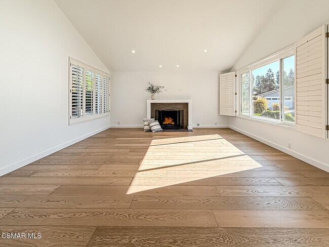 Building Photo - 1915 Woodside Dr