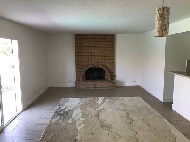 Building Photo - 2 Story, 5 Bedrooms, 2.5 Bathroom, Pool