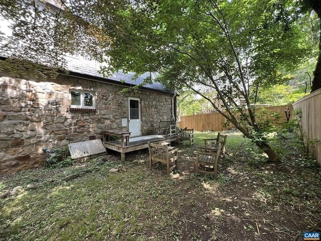 Building Photo - 1814 Rugby Pl