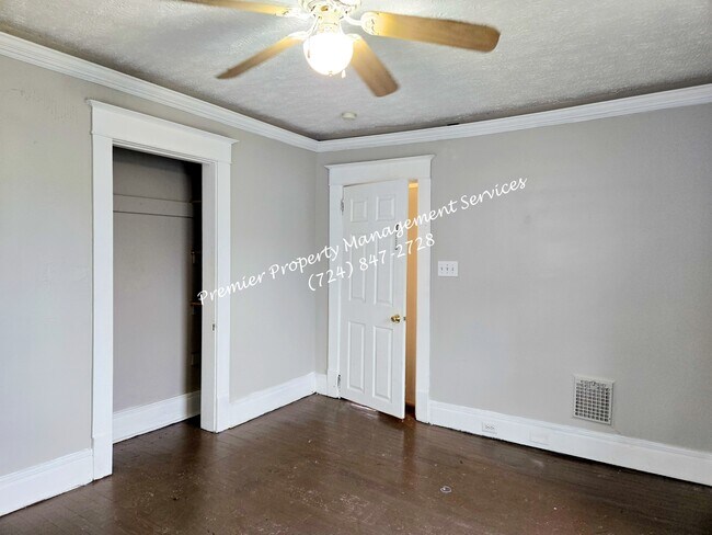 Building Photo - 1023 Negley St